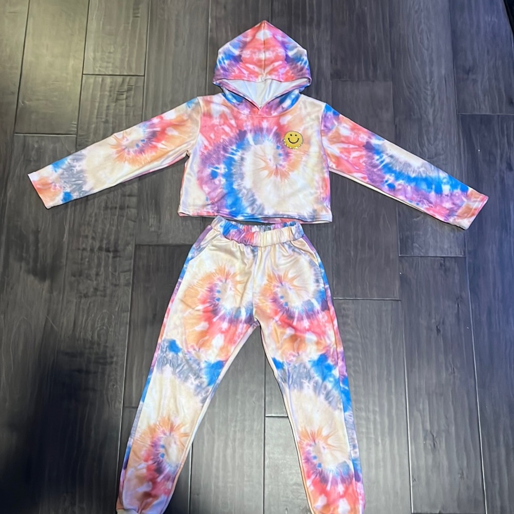 Lola & the Boys Kids' Be Happy Tie Dye Cropped Set.